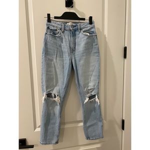 Abercrombie Jeans 26r, distressed ankle